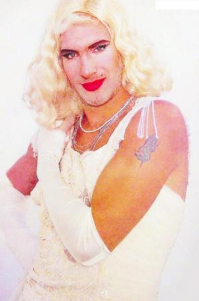 Hayranlarını şaşırtan bu fotoğraflar nedeniyle, Palermo hakkında gay söylentileri dahi çıkmıştı.