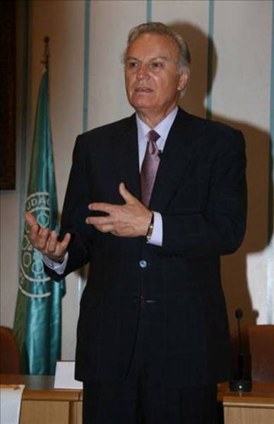 Ediz Hun - Norveç'te Oslo ve Trondheim Üniversiteleri'nde biyoloji ve çevre bilimleri fakültesi