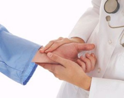 Sonuçta kanser teşhisiyle sonuçlanma riski düşük olsa da doktorlar bu konudaki şüphelerin hastanın testler ve muayeneler için daha hızlı yönlendirilmesini sağlayacağını, bunun da bir çokları için erken teşhis anlamına geleceğini belirtiyorlar.