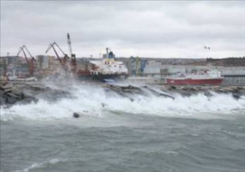 Florida'da bir balıkçı şiddetli fırtınada öldü. Ailesi, hava durumu yorumu doğru çıkmadığı gerekçesiyle bir TV kanalından 10 milyon dolar tazminat istedi. Dava geri çevrildi.