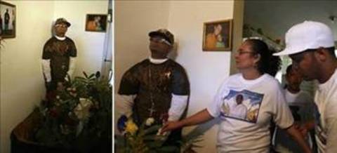 Angel Pantoja- Cenazesinde dik durmak istedi -  - Angel Pantoja'nın ölmeden önce sürekli dile getirdiği bir isteği vardı. O da kendi cenaze töreninde gözlükleriyle birlikte ayakta durabilmek... -  - San Juan'da köprü altında ölü bulunan Pantoja'nın 3 gün sonra da cenaze töreni oldu. Ancak onun cenaze töreni tüm zamanların en ilginciydi, çünkü kendi törenine şapkası ve güneş gözlükleriyle beraber ayakta durarak katılmak istedi ve acılı annesi de bu isteği kıramadı.