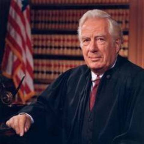 Warren Burger- 1.8 milyon dolar malvarlığı bıraktı -  - Amerika'nın eski Baş Hakimi Warren Burger, 176 kelimelik bir vasiyetname yazmıştı, yani vasiyetindeki her bir kelime 10.000 dolar değerindeydi. Ancak, vasiyetindeki eksiklik yüzünden vasileri malvarlığını yürütmekte zorlandı. -  - 1995'te ölen Burger, şirket hisselerini William ve Mary Koleji'ne bağışladı.