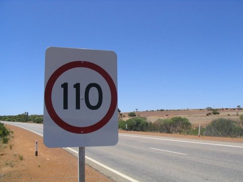 - Hız sınırının sadece bölünmüş yollarda 110 km olduğunu unutmayın.