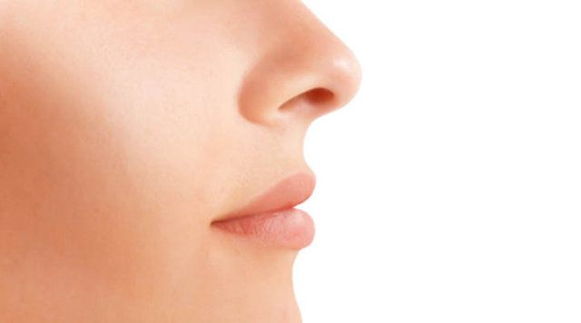 Koku alma duyusu yaşam süresini etkiliyor "PLoS One" bilim dergisinde yayımlanan, 3 bin yetişkinin katıldığı araştırmada koku alma duyusu ölçüldü. Bu duyusu en zayıf olan katılımcıların yüzde 39'unun beş yılda öldüğü saptandı.