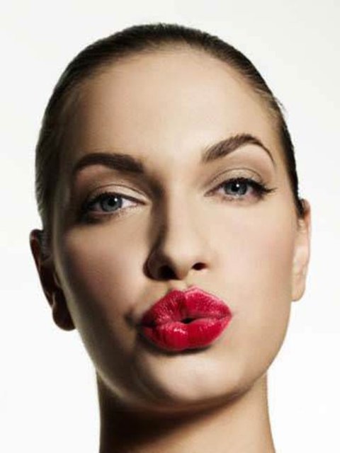 Birçok ruj çeşidi balık pulu içerir.