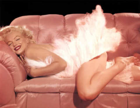 Marilyn Monroe'nun altı ayak parmağı vardı.