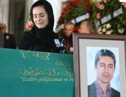 Kasabalı'nın Yaprak Dökümü'nde canlandırdığı karakterin ölümü milyonlarca kişiyi ağlatmıştı..