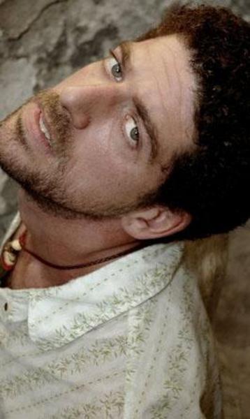 Son olarak ekran ömrü fazla uzun sürmeyen Kış Masalı adlı dizide rol alan Hünal, yeni sezonda Adanalı dizisinde oynayacak.