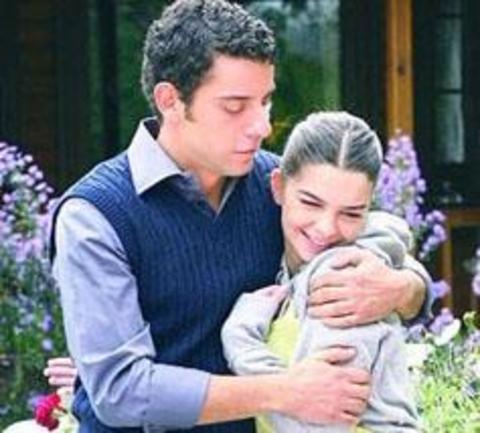 EFE, KAVAK YELLERİ'NE GERİ DÖNDÜ -  - Bir yaz dizisi olarak başlayan Kavak Yelleri, izlenme rekorları kırınca ekran ömrü de uzadı.