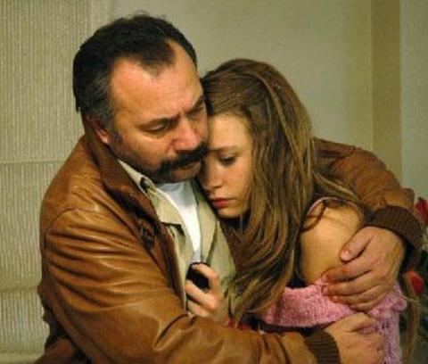 ADANALI'YA TAZE KAN -  - Adanalı da ekranın ilgiyle izlenen dizilerinden.