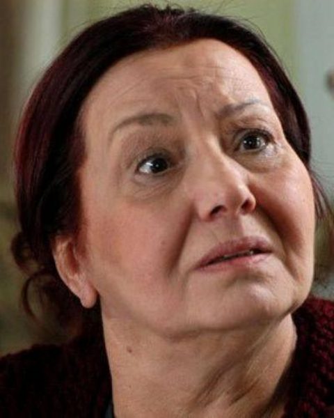 Nergiz Karahanlı... Efe'nin varlığından haberder oldu. Sonra akli melekerini yitirdi. Konuşamıyordu. Doktoru iğneyle zehirledi. Nizamettin öldürttü.