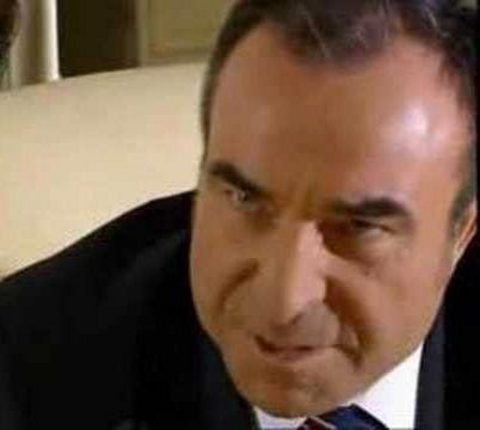 Mehmet Karahan'lı.. Uzun bir süre gerçekte kimi canlandırdığı tartışıldı. Türkiye'yi yöneten konseyin başındaydı. Polat'ın kaçırılan oğlu Efe olduğu ortaya çıktı. Mason olduğu lanse ettirildi. Mabette sırtından hançerlendi. Nizamettin öldürttü.