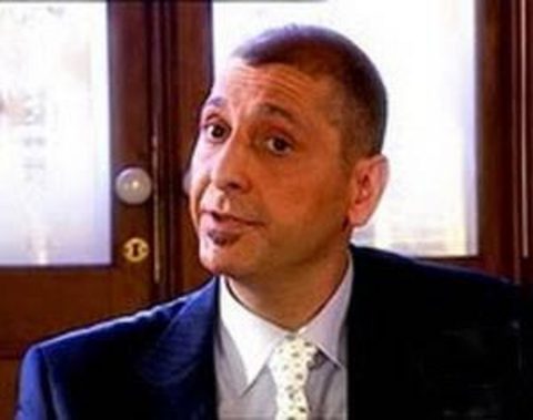 Samuel Vanunu... Arabasının altına konan bomba patladı. Onu da Nizamettin öldürttü.