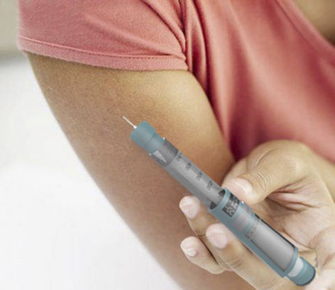 İnsüline yeni başlayanlar dikkat -  - Bazı diyabet ilaçları vücutta ensülin salgısını artırıyor, bazıları iştahı çoğaltıyor, bazıları da vücutta su tutuyor. "Sulfonilüre" ve "glizaton" grubu şeker ilaçları, bunların tipik örnekleri arasında bulunuyor. Bunun yanında ensülin kullanımına yeni başlayan kişide tedaviye başladıktan sonra 2-3 kg'lık artış meydana gelebiliyor. Tansiyon ilaçlarının bir kısmının da vücutta su tutarak kilo artışına neden olduğunun unutulmaması gerekiyor.  -