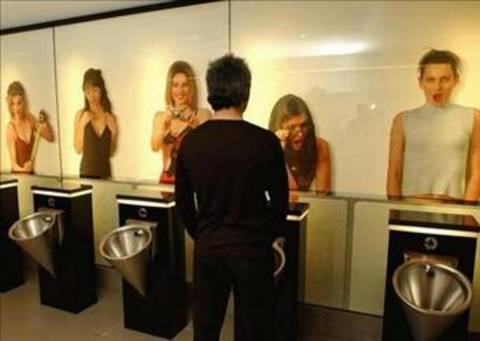 Alışveriş merkezlerinde tuvalete girmek