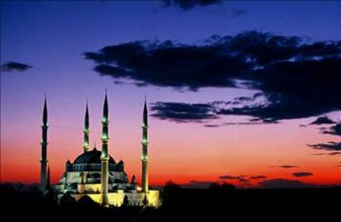 Edirne'de Selimiye Camii'nin ışıklandırılmış fotoğrafını geceyarısı tüm azametiyle çekmek