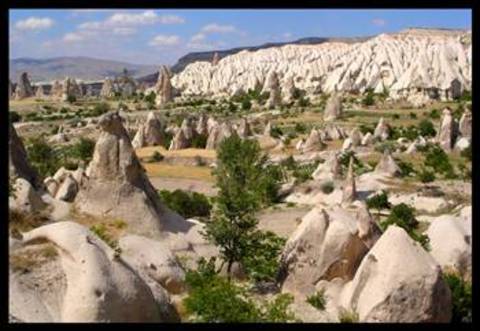Kapadokya'da Peri Bacaları'nda trekking yapmak