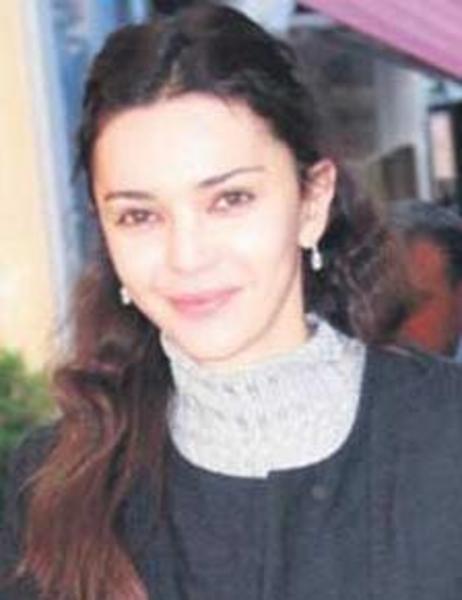 Hande Ataizi