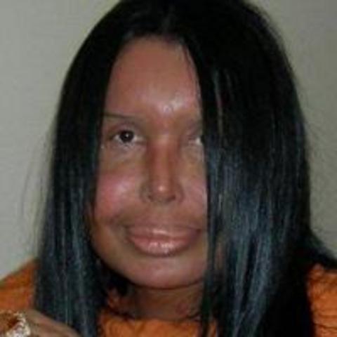 İşte Bülent Ersoy'un afişe ilham veren makyajsız hali.