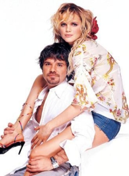 KENAN DOĞULU - TUĞÇE KAZAZPopçu Kenan Doğulu bir dönem manken Tuğçe Kazaz ile büyük aşk yaşamıştı.