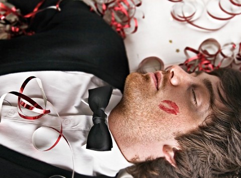 10- KOMPLEKSLİ OLMA: Kendinde kusur olarak gördüğün şeyler, ona çekici gelebilir.