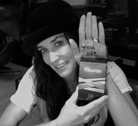 -  - İşte Moore ve Kutcher ile Twitter'daki diğer ünlüler.