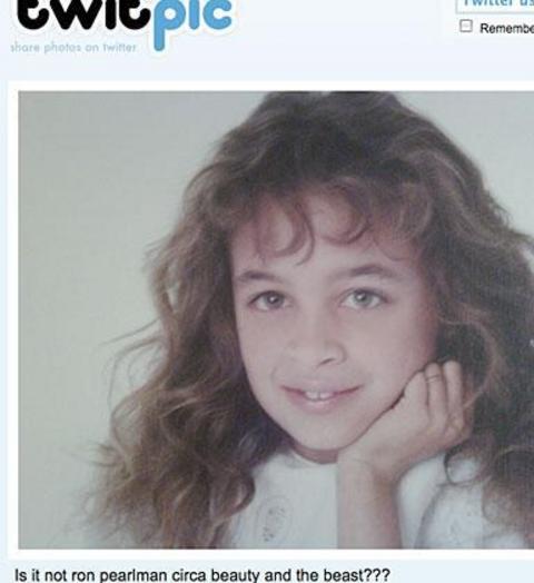 -  - Bu da Richie'nin sevgilisi Joel Madden'ın bir çocukluk fotoğrafı. O zamanlar saçları uzunmuş.