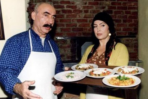 İKİNCİ BAHAR: Şener Şen Türkan Şoray gibi iki usta oyuncunun lokomotifi olduğu ve oyuncu kadrosundaki Nurgül Yeşilçay Ozan Güven Özgür Çınar ve Yasemin Conka gibi gençler de sonradan sinema ve ekranların aranan yüzlerinden oldu.