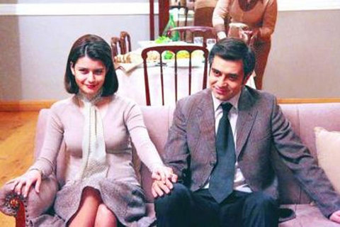 Türkiye'nin yakın tarihini daha önce yapılmamış bir şekilde ekrana taşıyan Hatırla Sevgili de ekranın unutulmaz dizilerindendi