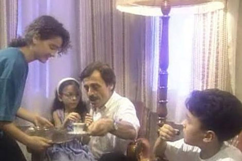 Süper Baba 1993 ile 1997 arasında yayınlanan ve çok izlenen yerli dizilerden biriydi.