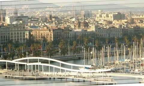 Flemenko gibi eğlenceli bir yöresel danslarının bulunması Barcelona'da gece hayatını oldukça heyecanlı ve eğlenceli yapıyor.