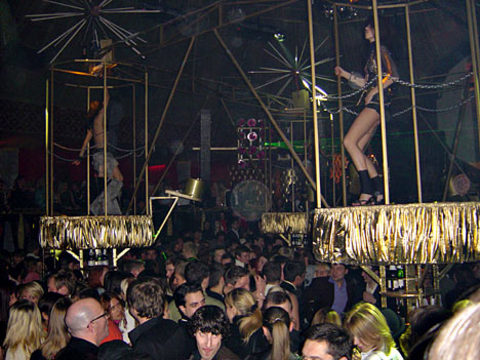 Moskova içki ve eğlencenin sınırlarının zorlandığı mekanlarla doludur.