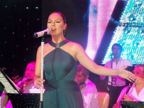 Ebru Gündeş - Kanlıca