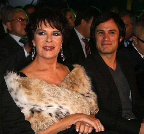 Hülya Koçyiğit - Zekeriyaköy