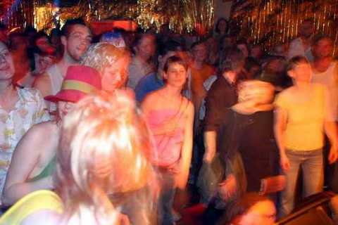 Burada erotik şovlar yapılan pek çok yer bulabilirsiniz.