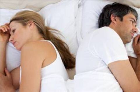 Partneriniz kendiyle başkalarını kıyaslayıp "Hangimiz daha güzeliz/yakışıklıyız", "Hangimiz daha çekiciyiz" gibi sorular sorarsa, sizden sıkılmaya başlamış ve tüm ilgisini yitirmiş demektir.