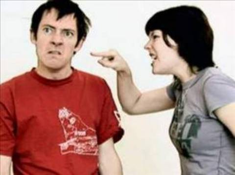 Size şefkatli davranmayı bırakır.