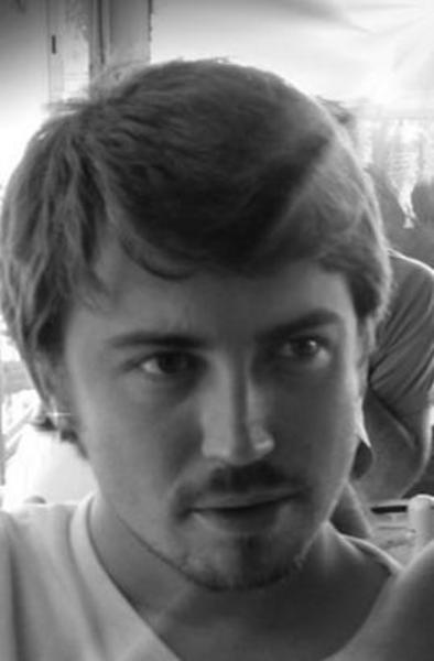 -  - Dizide Ahmet karakterini oynayan Tolga Güleç,