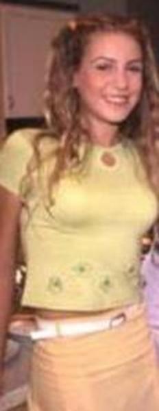 -  - Dormen Tiyatrosu'nda aldığı eğitimle sanat hayatına giren Kobal, henüz 13 yaşındayken ilk kez "Dadı" adlı televizyon dizisinde oynamaya başladı.