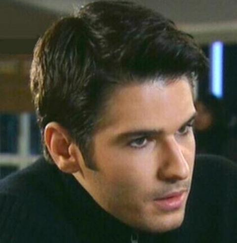 -  - Onung örüntüsü de aradan geçen kısacık zaman içinde bile çok değişti.