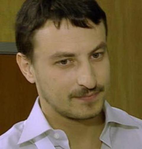 -  - Hisarbuselik dizisinde "Çetin" isimli karakteri canlandırdı. Kod Adı dizisiyle izleyici kitlesini genişletti. Ayrıca TED Koleji'nde tiyatro yönetmeni olarak da çalıştı. Sesinin şarkı söylemeye uygun olmasından dolayı üniversite korosunda yer aldı ve müzikal tiyatro ile ilgilendi