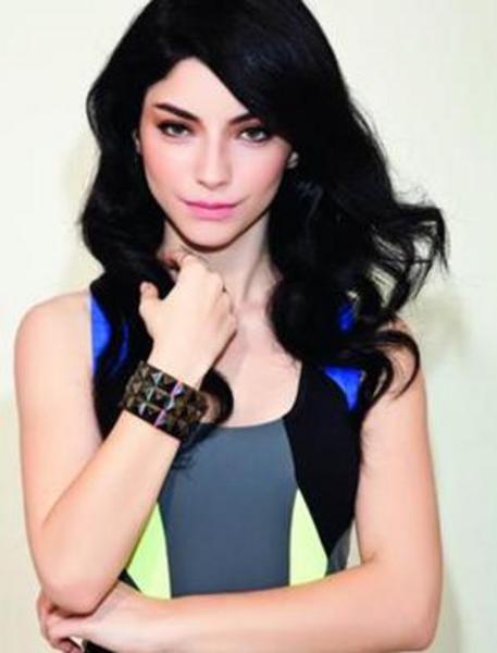 Sonrasında rol aldığı Gomeda ve Hoşçakal Güzin adlı sinema filmileriyle camiadaki yerinin kalıcı olduğu ispatlamış oldu.