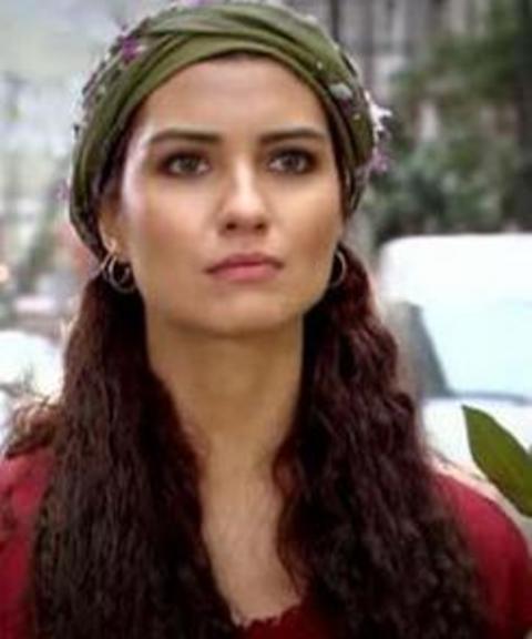 -  - Şu sıralar Gönülçelen adlı dizide de oynuyor.