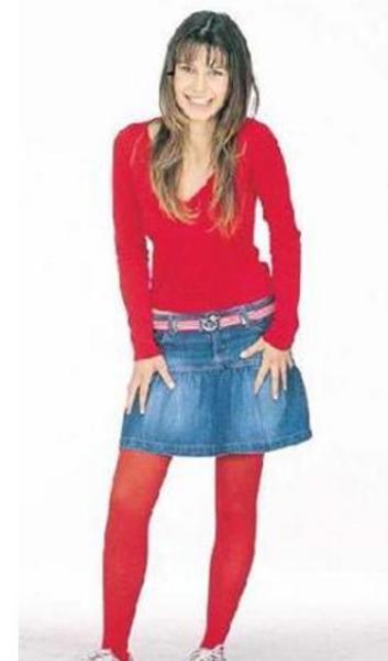 İşte bu yarışma onun hayatında bir dönüm noktası oldu. Yarışmada birinci olamadı, ikincilikle tamamladı ama bu onun kariyer basamaklarını hızla tırmanmasına engel olmadı. -  - Yarışmanın ekibinde olan usta yönetmen Tomris Giritlioğlu'nun kardeşi, ona Saat'i önerince de genç yıldız için televizyon kariyeri başlamış oldu.