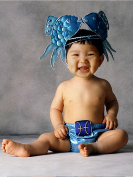 Bunları nasıl kullandığımız ise sadece bize bağlı. Kimileri kadersel diyor, bazıları insan aklı seçimlerini doğru düzgün yapabilecek kadar güçlüdür diyor. Bize düşen kendimizi geliştirmek ve yaşamamızı astrolojinin ışığı altında şekillendirmekse tabii ki düzgün şekilde kullanmak şart oluyor. İşte Jüpiter Koç burcu seyrinin size getireceği fırsatları akıllı bir şekilde değerlendirdiğinizde cüzdanınızın kabardığını farkedebilirsiniz. Ancak burada en önemli husus harcama alışkanlıklarınızdır. Eğer kendinizi  terbiye edemezseniz deyim yerindeyse su akarken testini doldurmayı bilmezseniz bu 6 ay sürecek enerji bir rüzgar gibi size nimetleri getirir ve aynı hızla hayatınızdan çıkıp gidebilir.