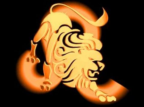 ASLAN BURCU 2011 YILI ANALİZİ - 2011 YILINA GENEL BAKIŞ - 22 Ocak-4 Haziran tarihleri arasında Koç burcunda ilerlemeye başlayacak Jüpiter, uzak yolculuklar, iç-dış ticaret, yüksek eğitim hayatınız, kısa hayata bakış açınızı genişleteceğiniz, akademik anlamda ihtisas yapabileceğiniz yaşam evinizde ilerleyecek Jüpiter, bu geçişi esnasında 12 Mart tarihinde Uranüs ile  el ele verecektir. Bu iki enerji siz Aslanlar açısından gayet olumludur. Bildiğiniz gibi köşemizdeki yorumlar burcunuzun genel enerjileridir. Bu yansımaların kişisel anlamda etkisi ancak ve ancak doğum haritalarınızın analizi ile anlaşılır. Onun için birazdan yazacağımız gelişmeleri bu bakış açısı çerçevesinde ele almanızı tavsiye ediyorum. Jüpiter Koç burcu enerjisi,  kişinin cesaret ve kendine olan güven duygusunu yükseltici, girişimde bulunma hevesini arttırıcı, özgürlük ve kendini dış dünyada kabul ettirme arzusunu yoğunlaştırıcıdır.