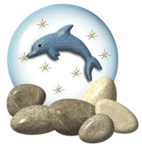 Nisan-Ağustos dönemi için belki kısa bir seyir ama yine de sizlere duyurmaktan mutluluk duyduğum bir enerji daha var. Yöneticiniz Neptünün burcunuzdaki seyahati. Bu yıl bu enerji belki çok etkili olmayabilir. Ancak açı derecesi itibariyle burcunuz üzerinde yansımaya başladı desek abartmamış olurum. Sezgilerinizi coşturan, size vizyon kazanmanızda destek veren, ipek bir tül gibi ruhunuzu okşayacak bu etki altında ideallerinizi hayata geçirme anlamında ilk deneyimlere şahit olabilirsiniz. Bu deneyimler neler mi? Öncelikle sizin yükselen  inancınız sayesinde yaşayacağınız en büyük deneyim,  kendinizi yeniden gayet olumlu bir şekilde keşfetmenizdir. Dostlarım bu etkiyi yaşamak inanın bana 2012 senesi sonrası farkınızı ortaya koymanız anlamında en büyük yardımcınızdır. Hayat bazen adil davranmıyor bizlere haklısınız. Hatta çoğu zaman direncimizi kırıyor, bizi ıssızlaştırıyor. Ancak umutlar hiçbir zaman tükenmez dostlarım. Hayat o kadar güzel ki, yaşanılan sıkıntıların bile bize kattığı olumlu tesirleri yıllar geçtiğinde daha iyi anlayacağız ve belki de şu an üzüldüğünüz olayları sonrasında dudaklarınızda bir gülümseme ile hatırlayacaksınız.