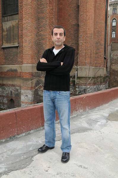 16-EMRE KARAYEL – 1 Kadın 1 Erkek - Ozan - Aldığı oy oranı: 0,40 %  Aldığı oy sayısı: 605