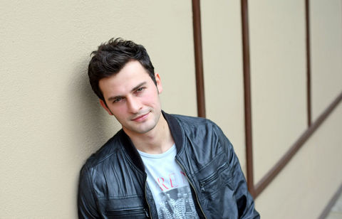 22-BİRKAN SOKULLU – Küçük Sırlar - Demir - Aldığı oy oranı: 0,19 %  Aldığı oy sayısı: 293