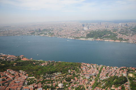 KUZGUNCUK: Satılık 3 yalı var. İsimlerinin açıklanmasını istemeyen sahipleri, yalılara 5 milyon ile 25 milyon dolar arasında fiyat biçmiş.